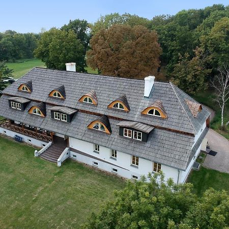 Dwor Strzyzew Panzió Zelazowa Wola Kültér fotó
