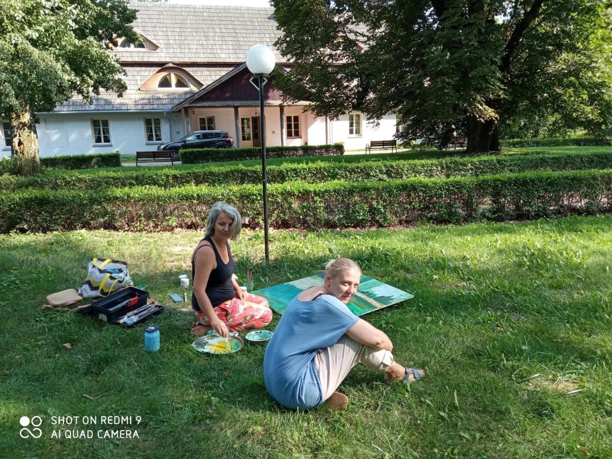 Dwor Strzyzew Panzió Zelazowa Wola Kültér fotó