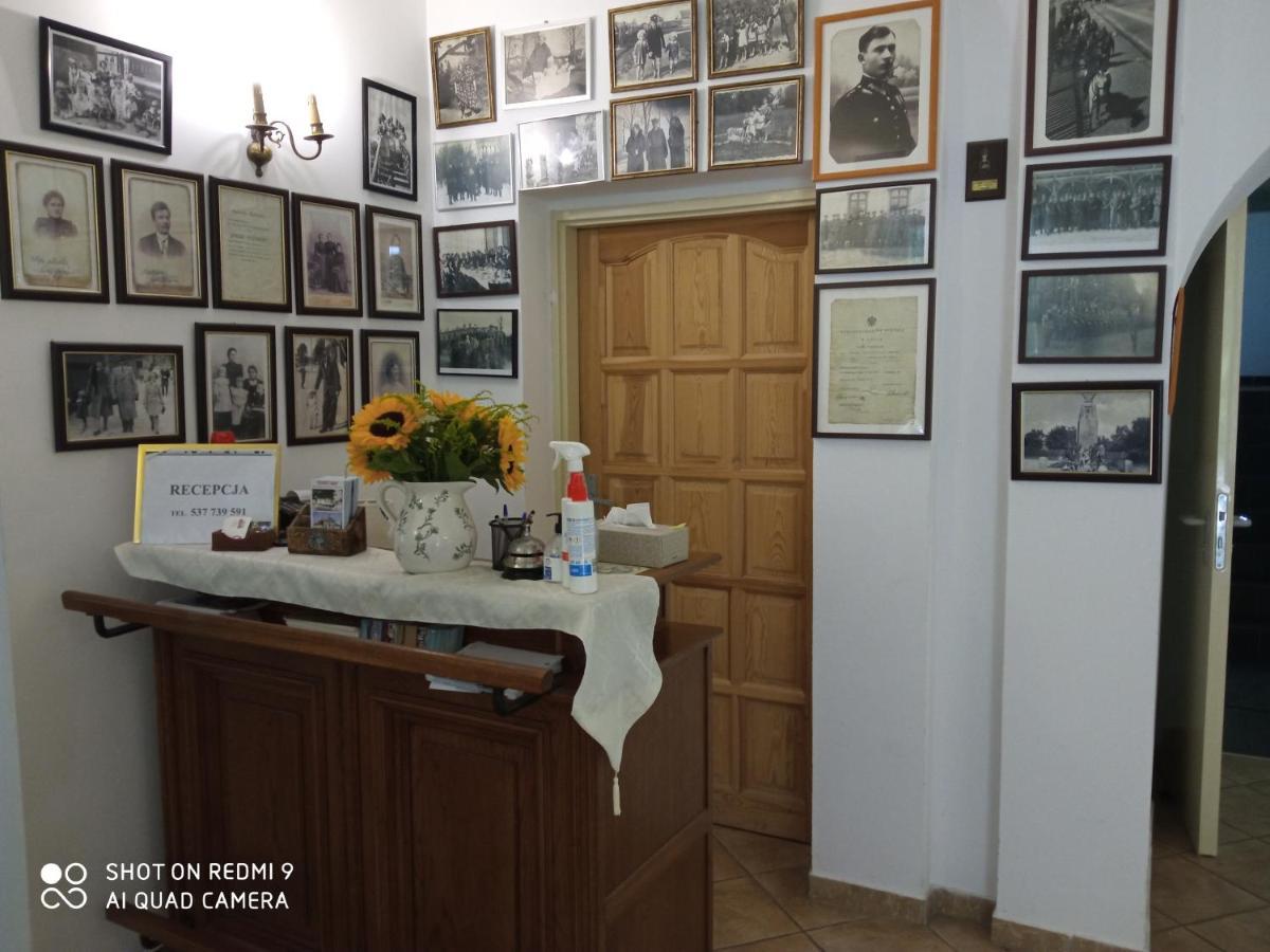 Dwor Strzyzew Panzió Zelazowa Wola Kültér fotó